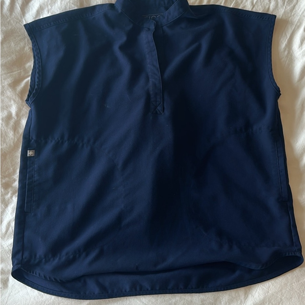 XS WOMENS NAVY FIGS TOP